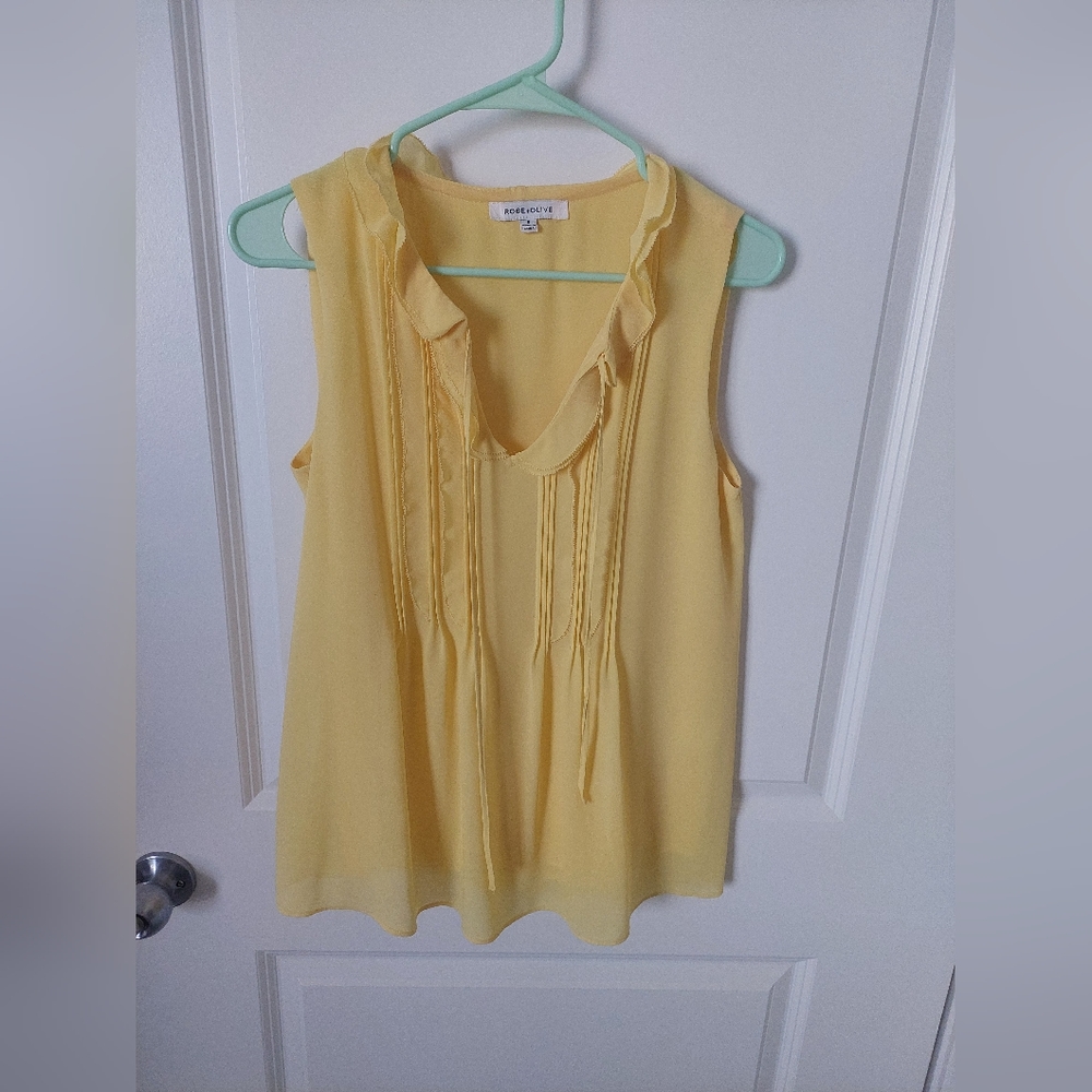 🌺 Rose + Olive Yellow Ruffle Blouse ~ size small